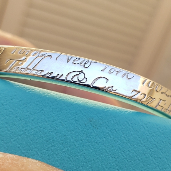 Tiffany &Co.sterling Silver Notes Script Bangle - Picture 2 of 9